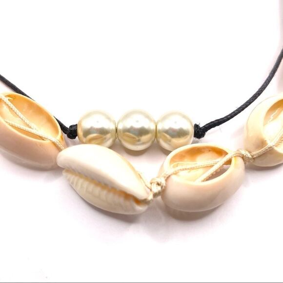 Set of 2 Natural cowrie shell black corded necklace set - Picture 2 of 4